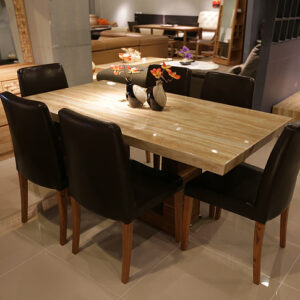 Обідні столи